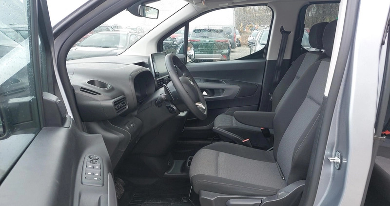 Toyota Proace City Verso cena 133900 przebieg: 25349, rok produkcji 2022 z Szczytna małe 407